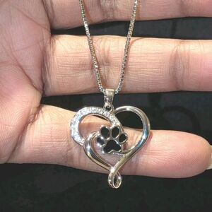 High Quality Silvery Puppy Dog /Cat Paw Print Love Heart Pendant Necklace Gift